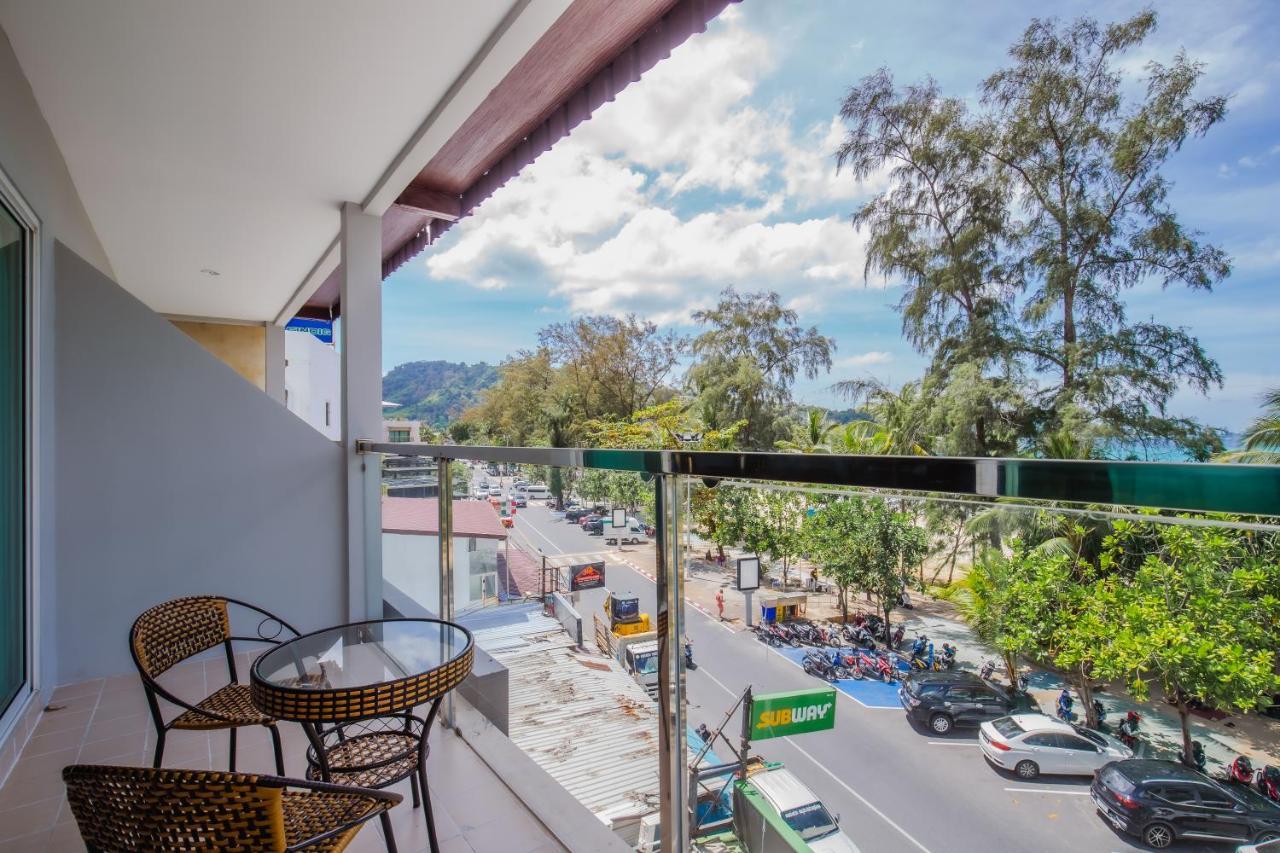 Time Out Hotel Patong Bagian luar foto