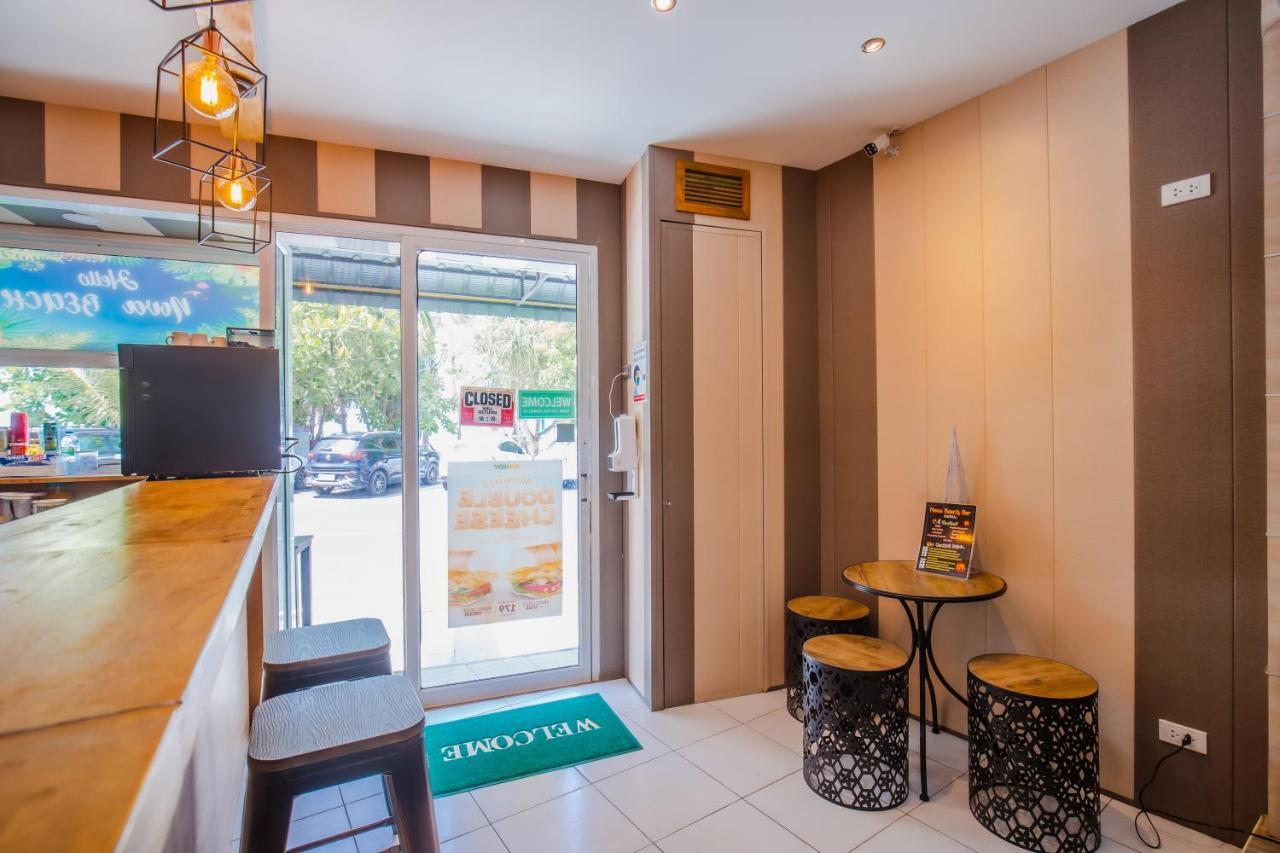 Time Out Hotel Patong Bagian luar foto