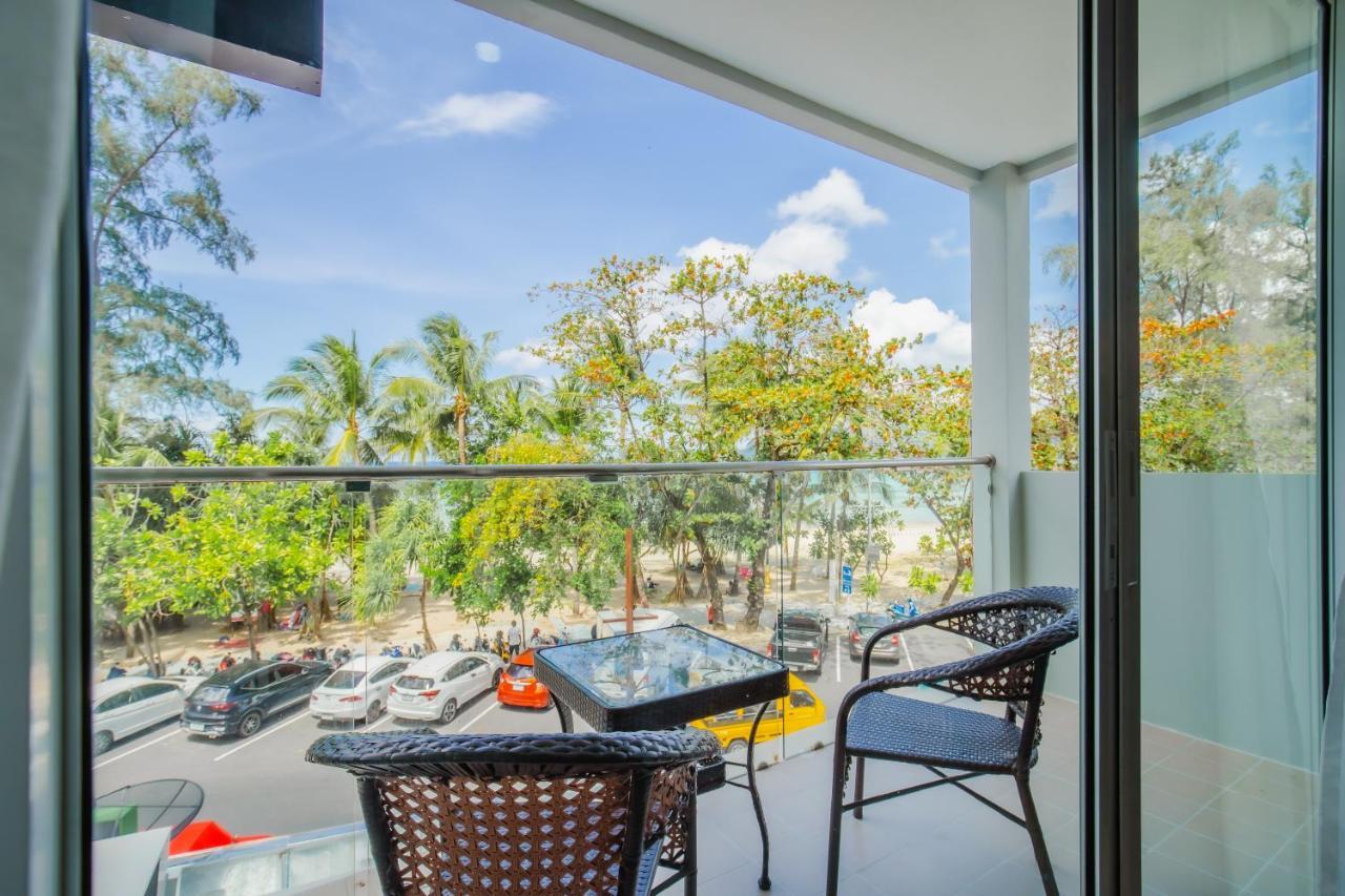 Time Out Hotel Patong Bagian luar foto