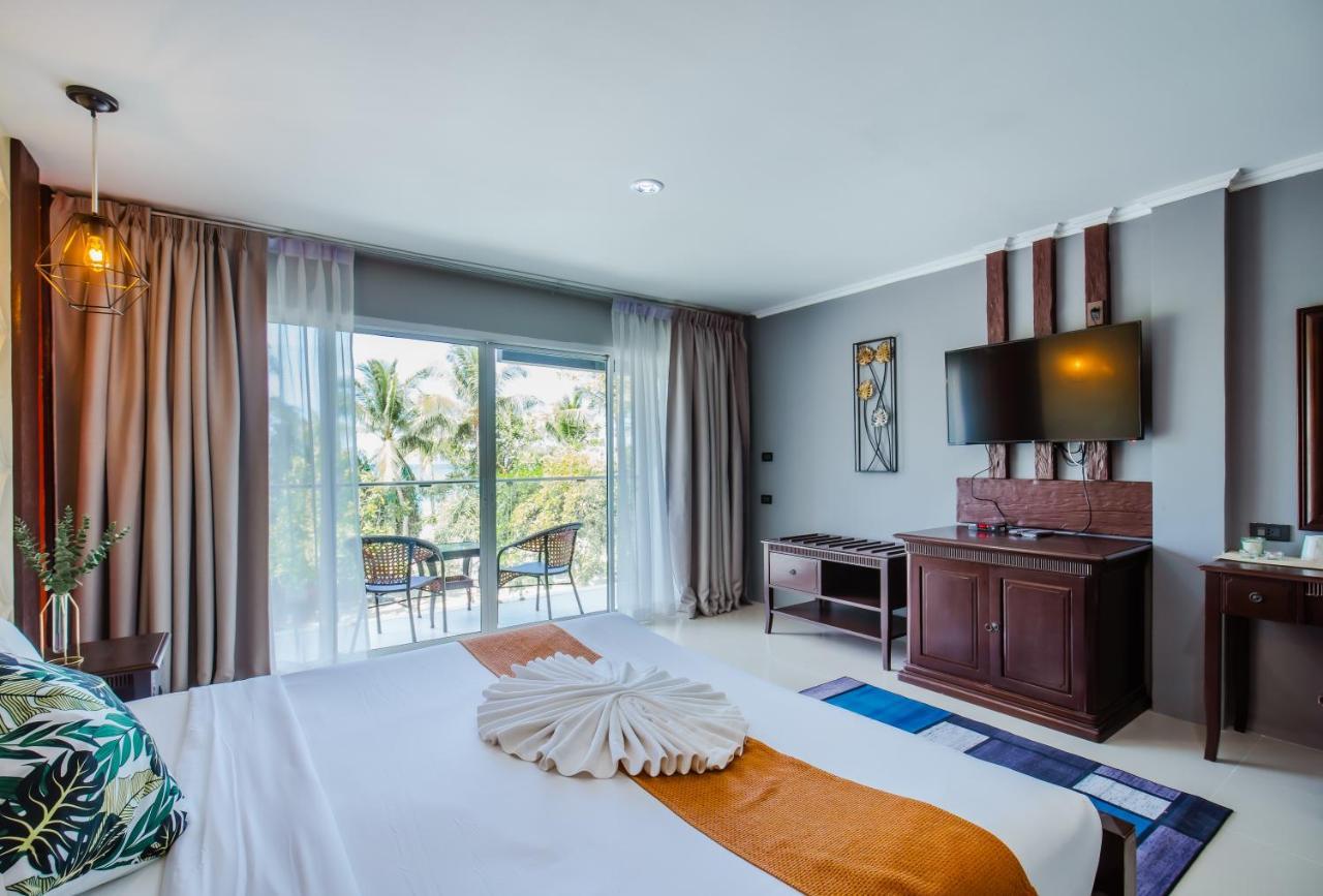 Time Out Hotel Patong Bagian luar foto
