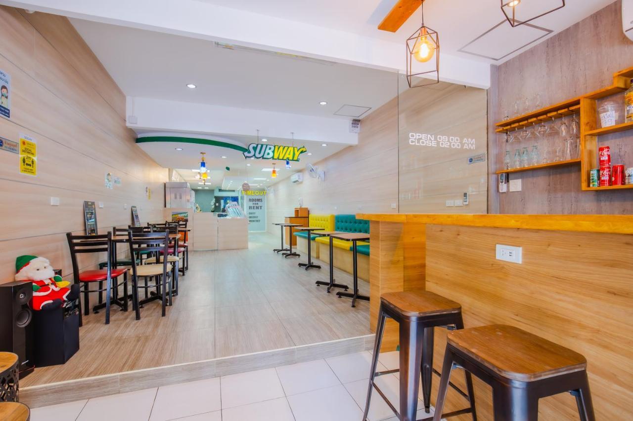 Time Out Hotel Patong Bagian luar foto