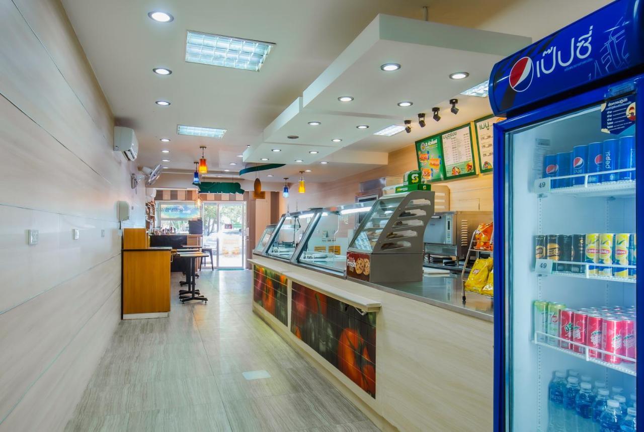 Time Out Hotel Patong Bagian luar foto